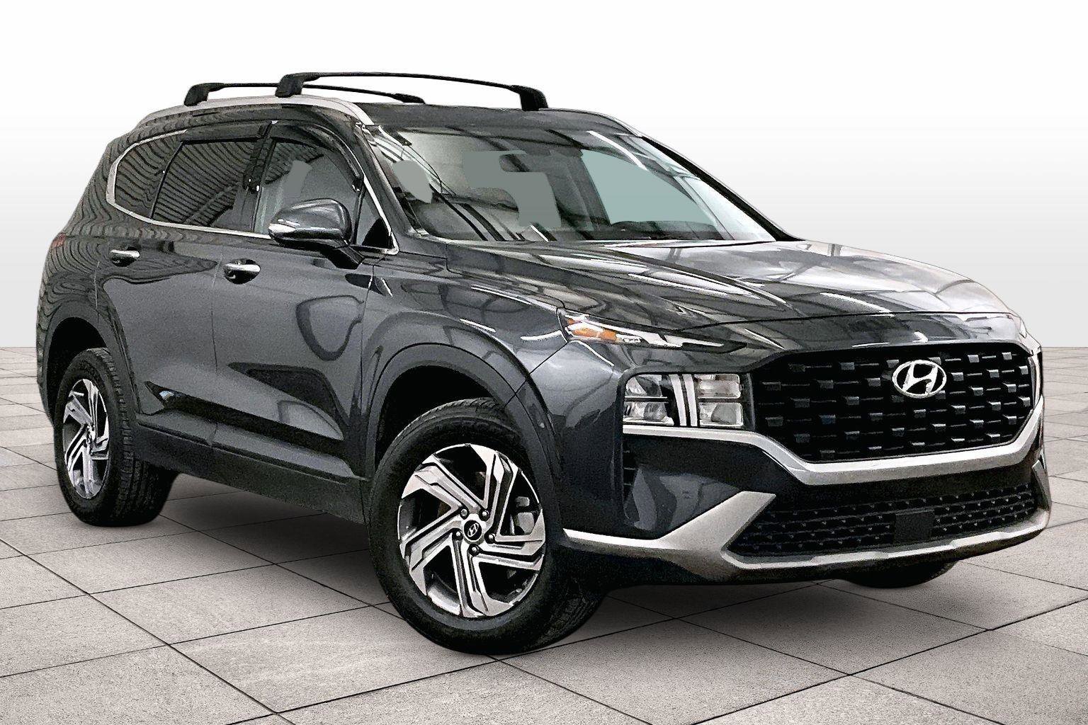 Used 2023 Hyundai Santa Fe SEL image 2
