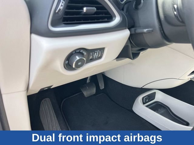 Used 2023 Chrysler Pacifica Touring-L FWD image 35