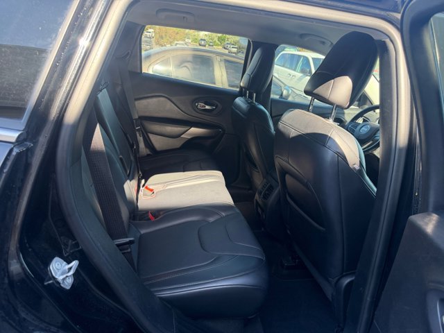 Used 2020 Jeep Cherokee Latitude Lux w/ Comfort/Convenience Group AWD/4WD image 18