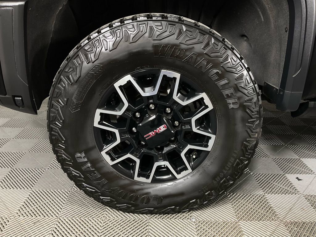 Used 2024 GMC Sierra 2500 AT4X image 10