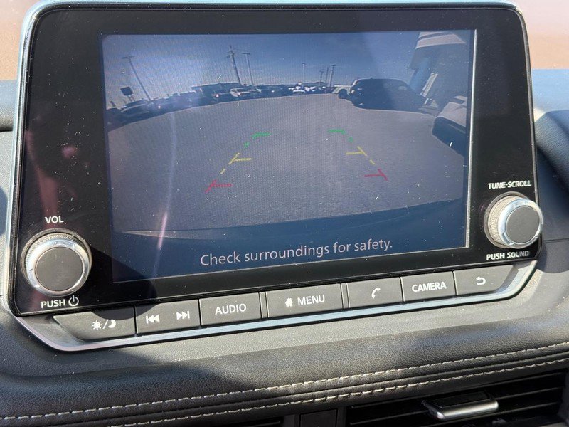 Used 2023 Nissan Rogue SV image 16