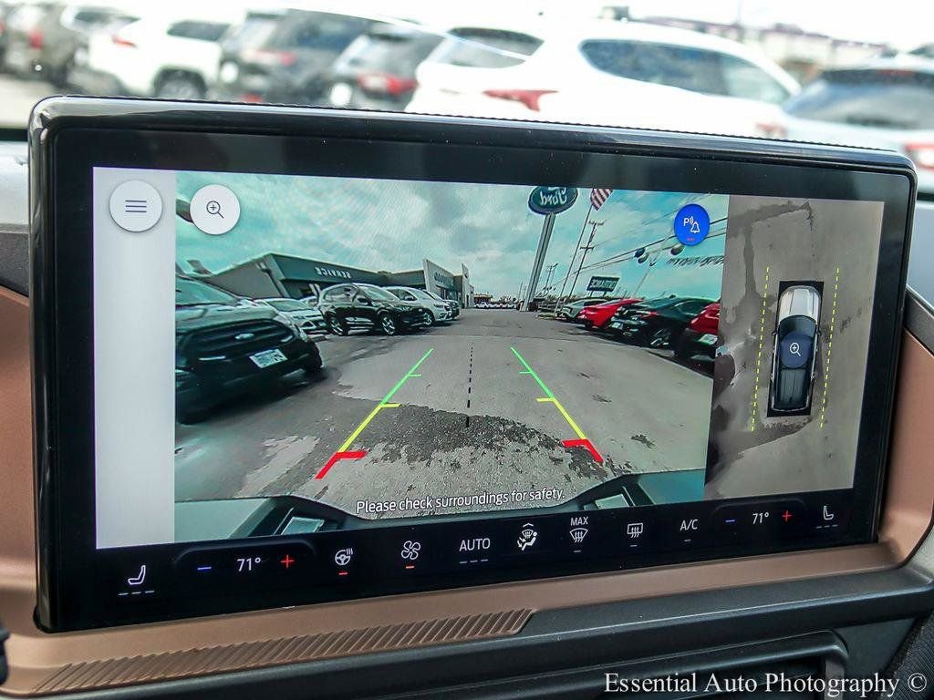 Certified 2025 Ford Bronco Sport Outer Banks w/ Outer Banks Tech Package+ AWD/4WD image 17