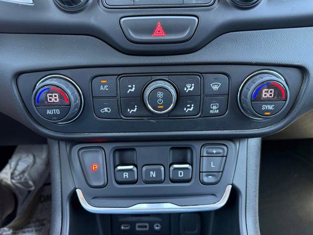 Used 2019 GMC Terrain SLT w/ Preferred Package FWD image 12