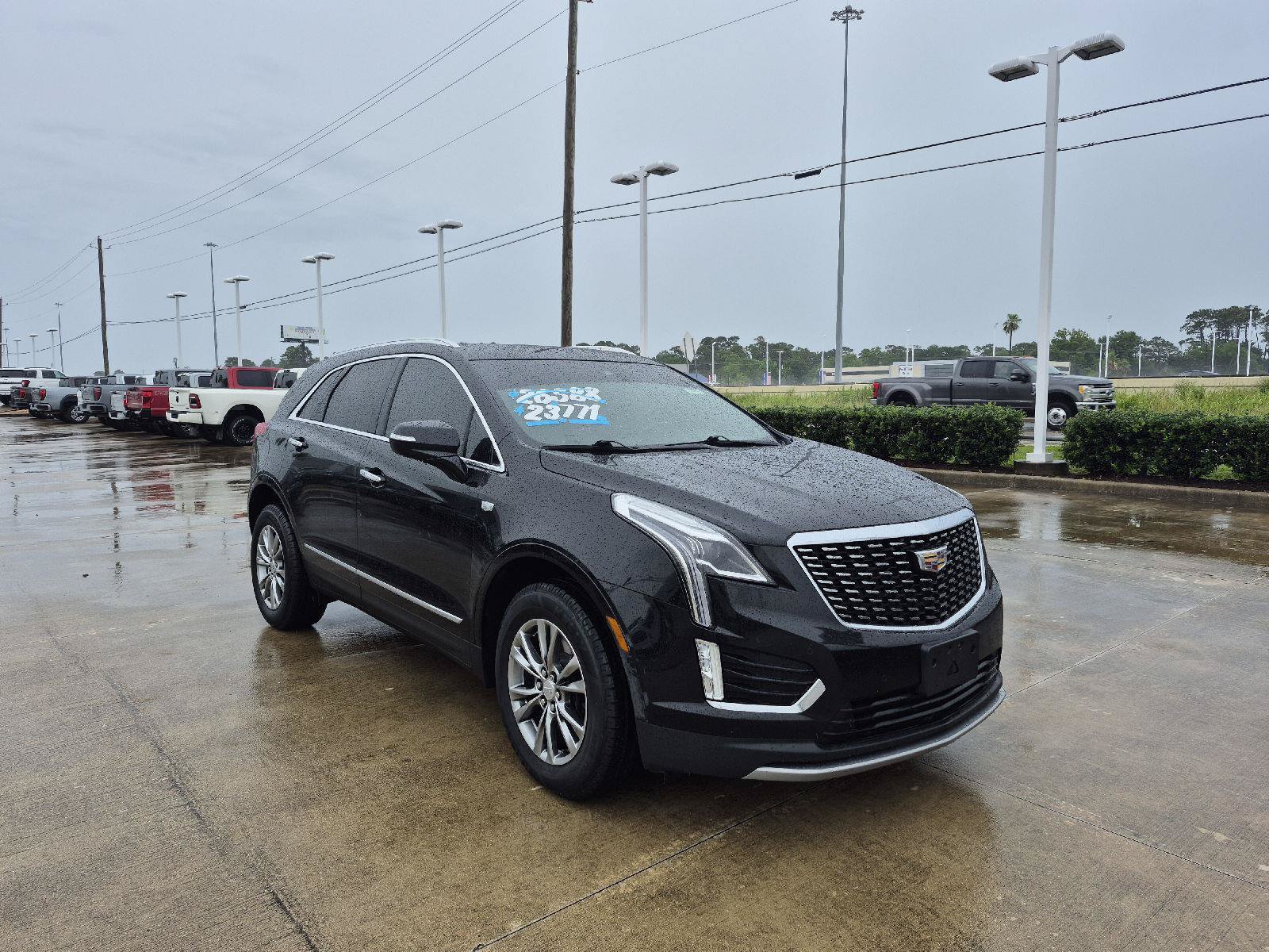 Used 2021 Cadillac XT5 Premium Luxury w/ LPO, Floor Liner Package FWD image 17