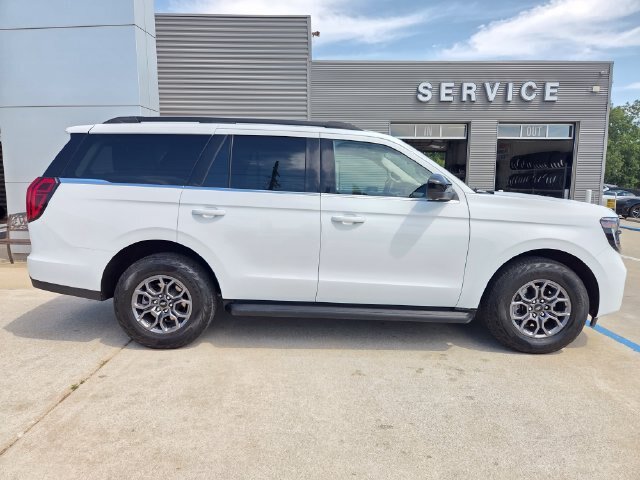 Certified 2025 Ford Expedition Active AWD/4WD image 9