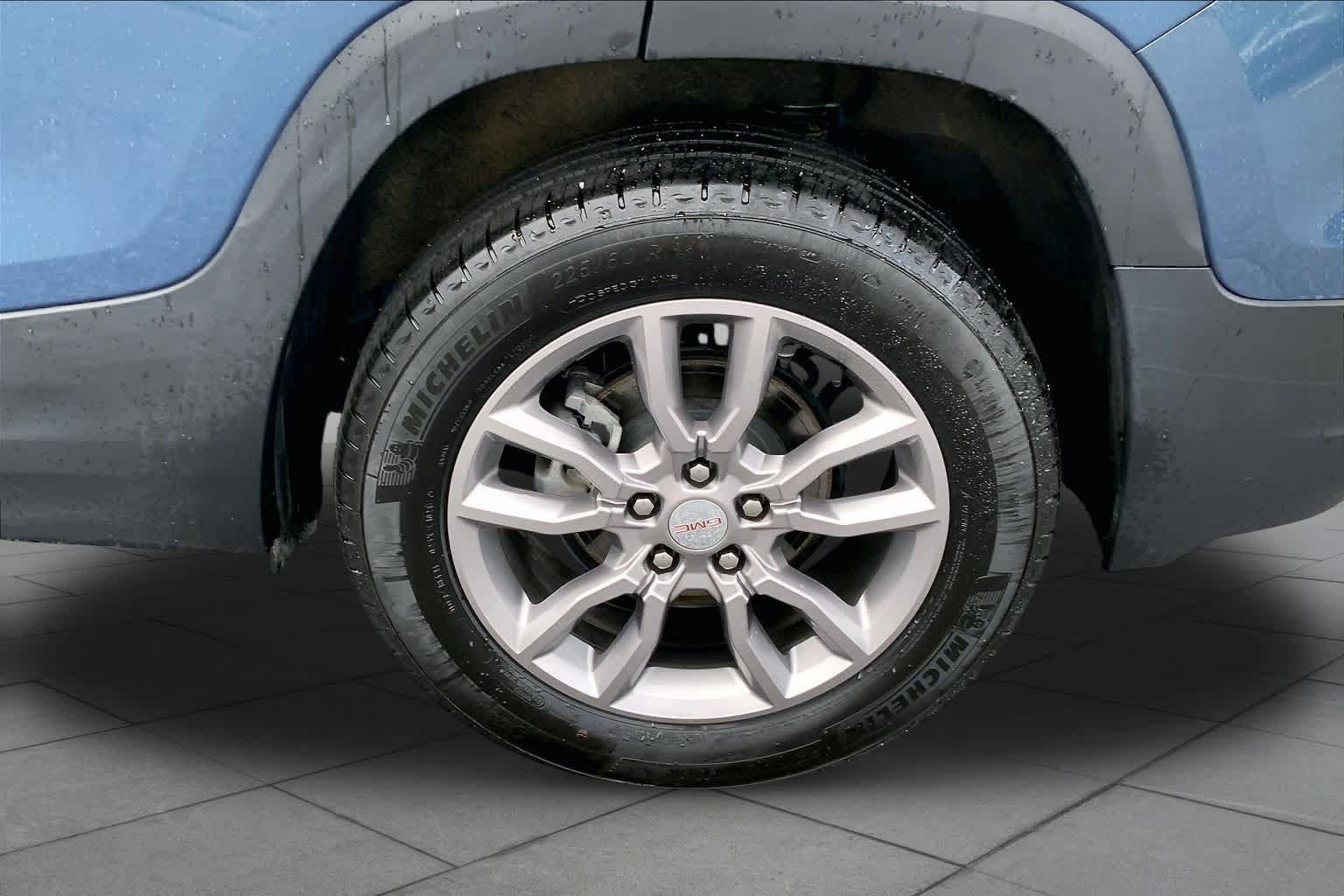 Used 2024 GMC Terrain SLT AWD/4WD image 10