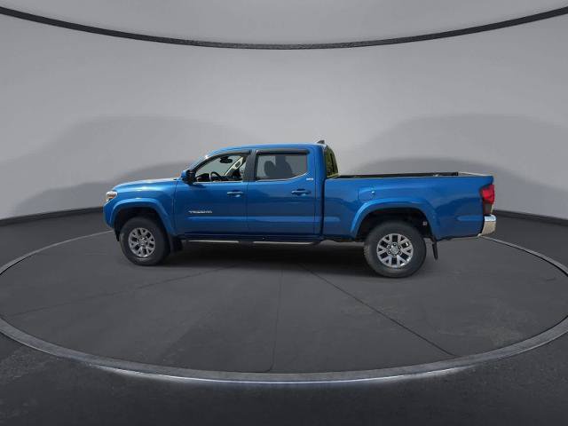 Used 2018 Toyota Tacoma SR5 AWD/4WD image 5