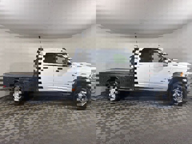 Used 2023 RAM 4500 SLT w/ Quick Order Package 2YG SLT image 5