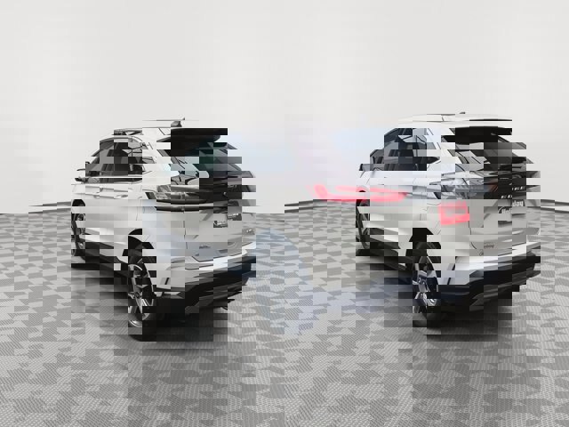 Certified 2024 Ford Edge SEL w/ Convenience Package image 3