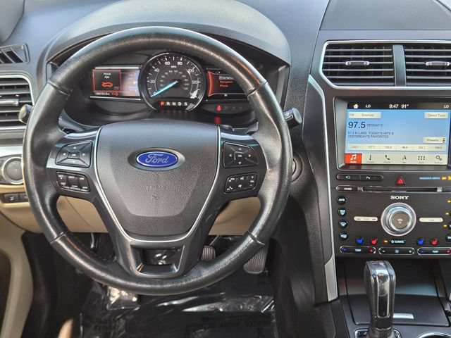 Certified 2017 Ford Explorer Limited w/ Class II Trailer Tow Package AWD/4WD image 26