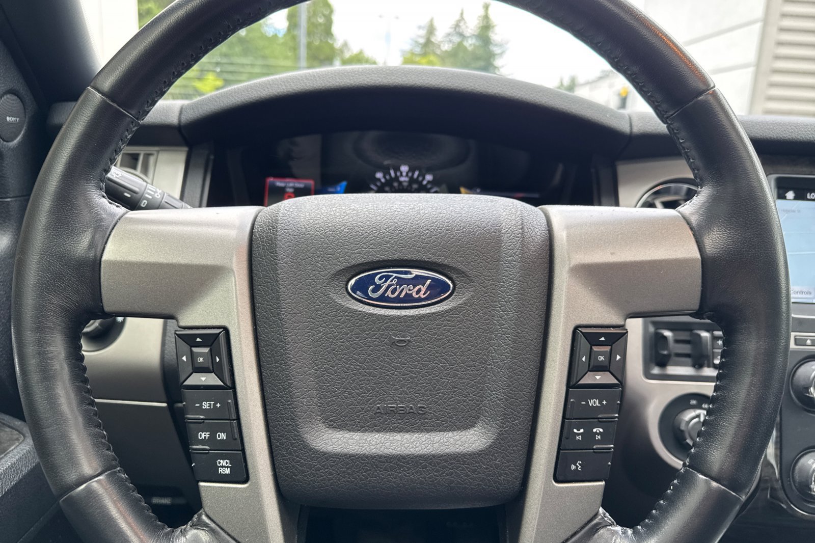 Certified 2017 Ford Expedition Limited AWD/4WD image 25