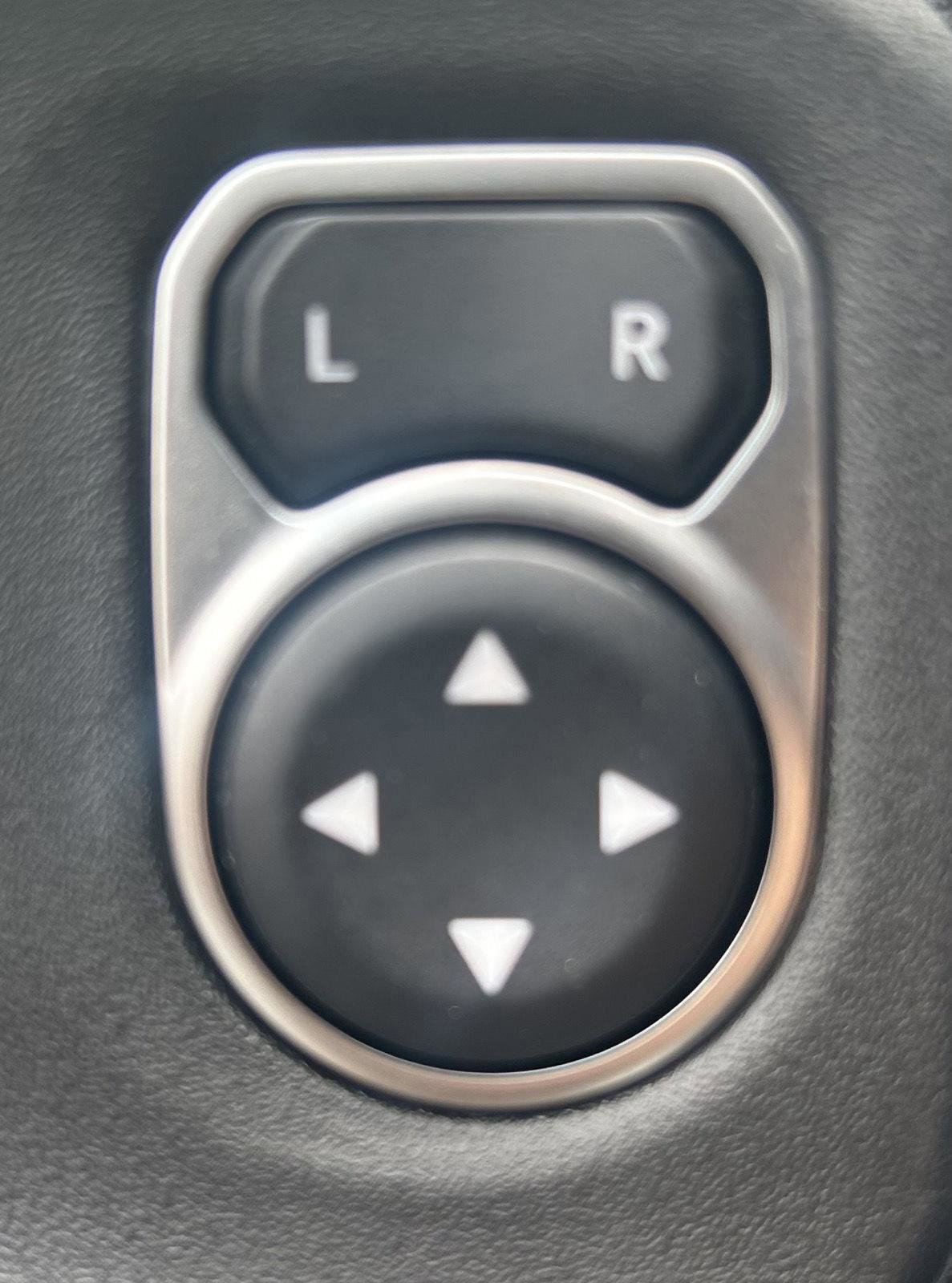 Used 2023 Jeep Gladiator Sport image 14