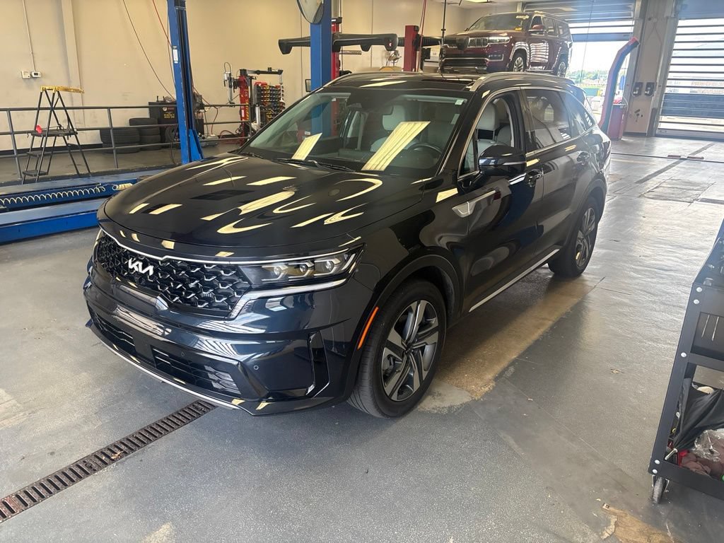 Used 2023 Kia Sorento SX Prestige AWD/4WD image 2