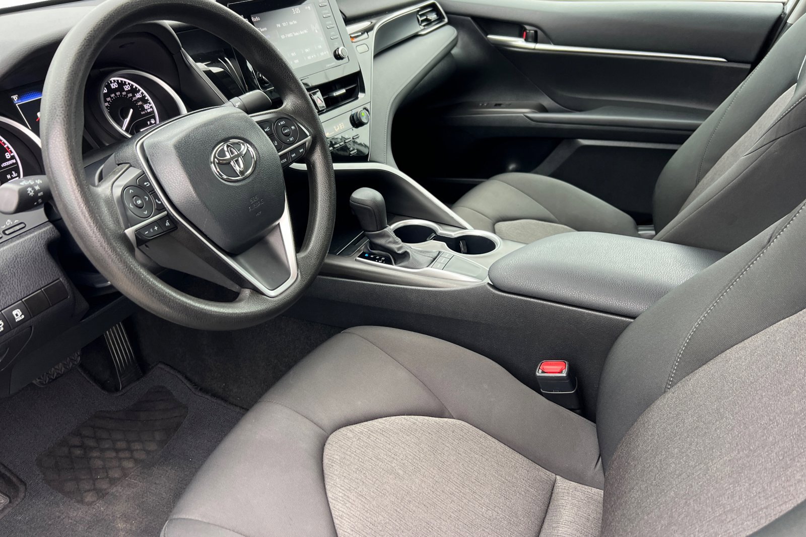 Used 2024 Toyota Camry LE image 11