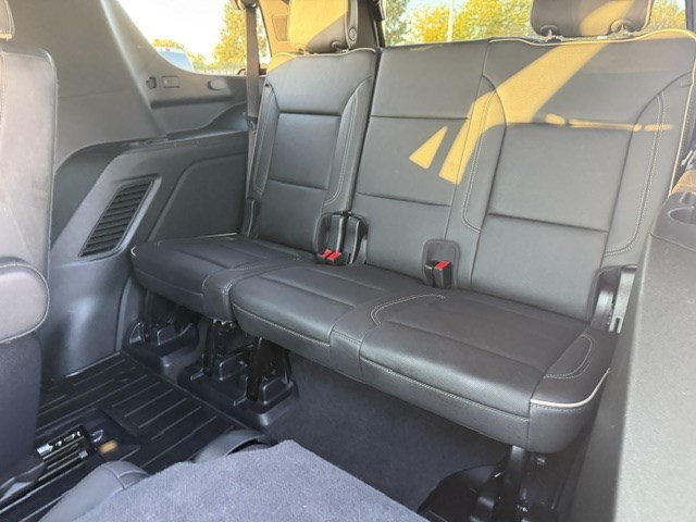 Used 2025 Chevrolet Tahoe Premier AWD/4WD image 33