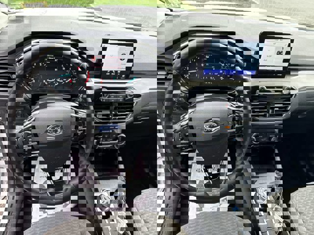 Certified 2022 Ford Escape SE w/ Cold Weather Package image 7