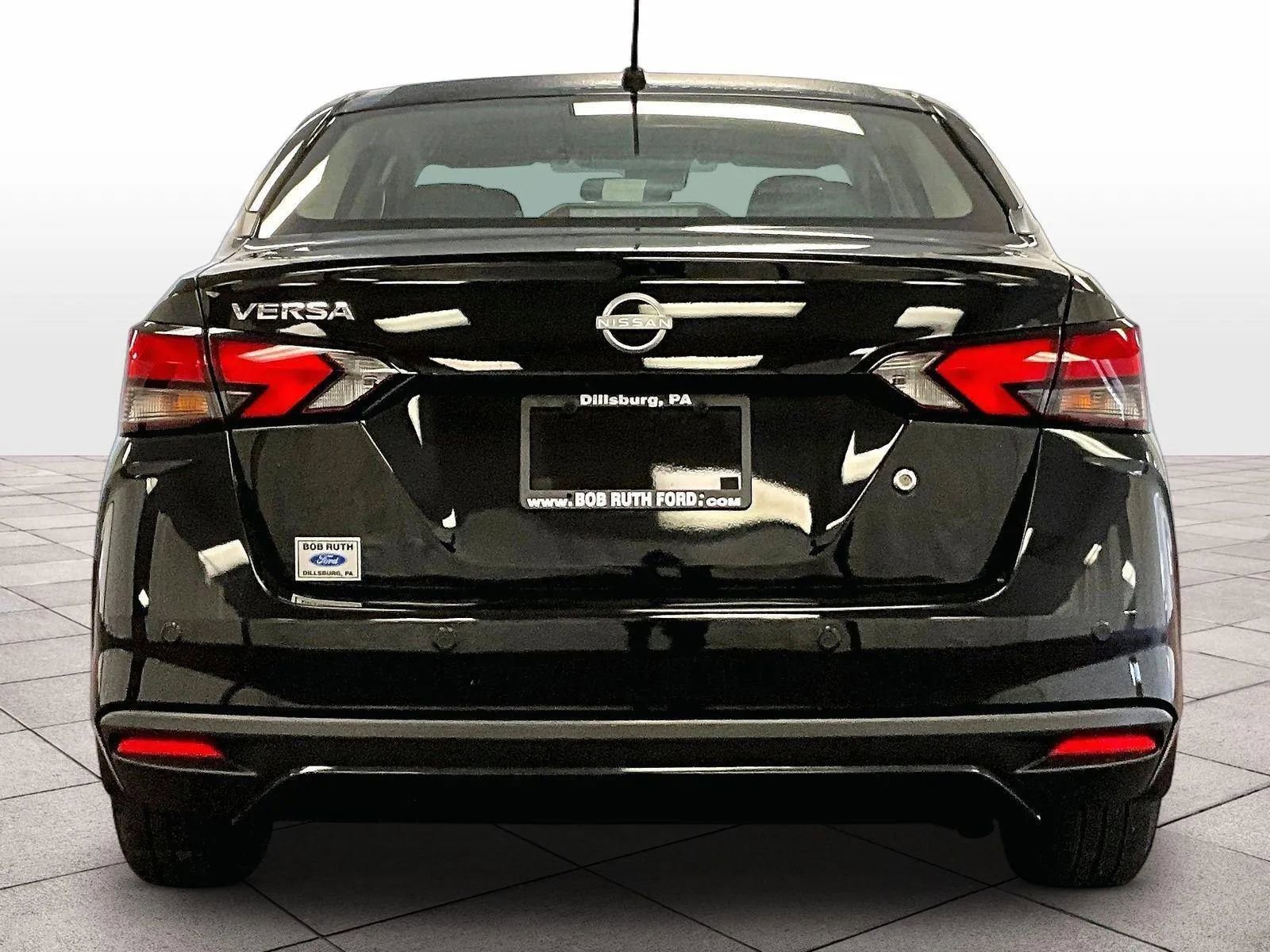 Used 2024 Nissan Versa S w/ Trunk Package image 4