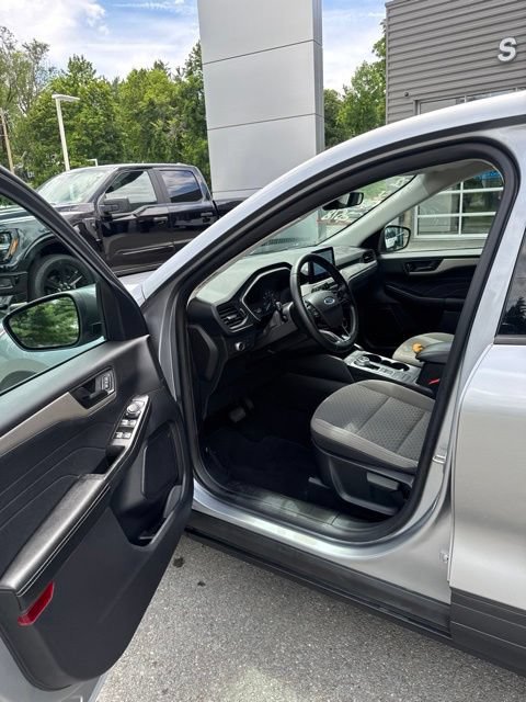 Certified 2022 Ford Escape SE w/ Cold Weather Package AWD/4WD image 17