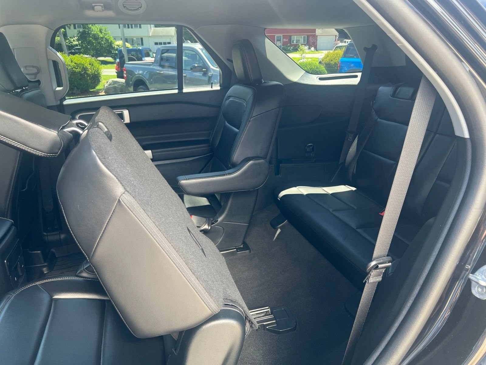 Certified 2023 Ford Explorer XLT w/ Equipment Group 202A AWD/4WD image 17