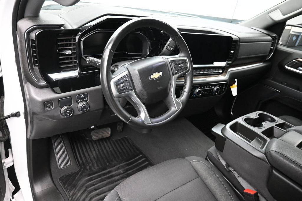 Used 2023 Chevrolet Silverado 1500 LT RWD image 18