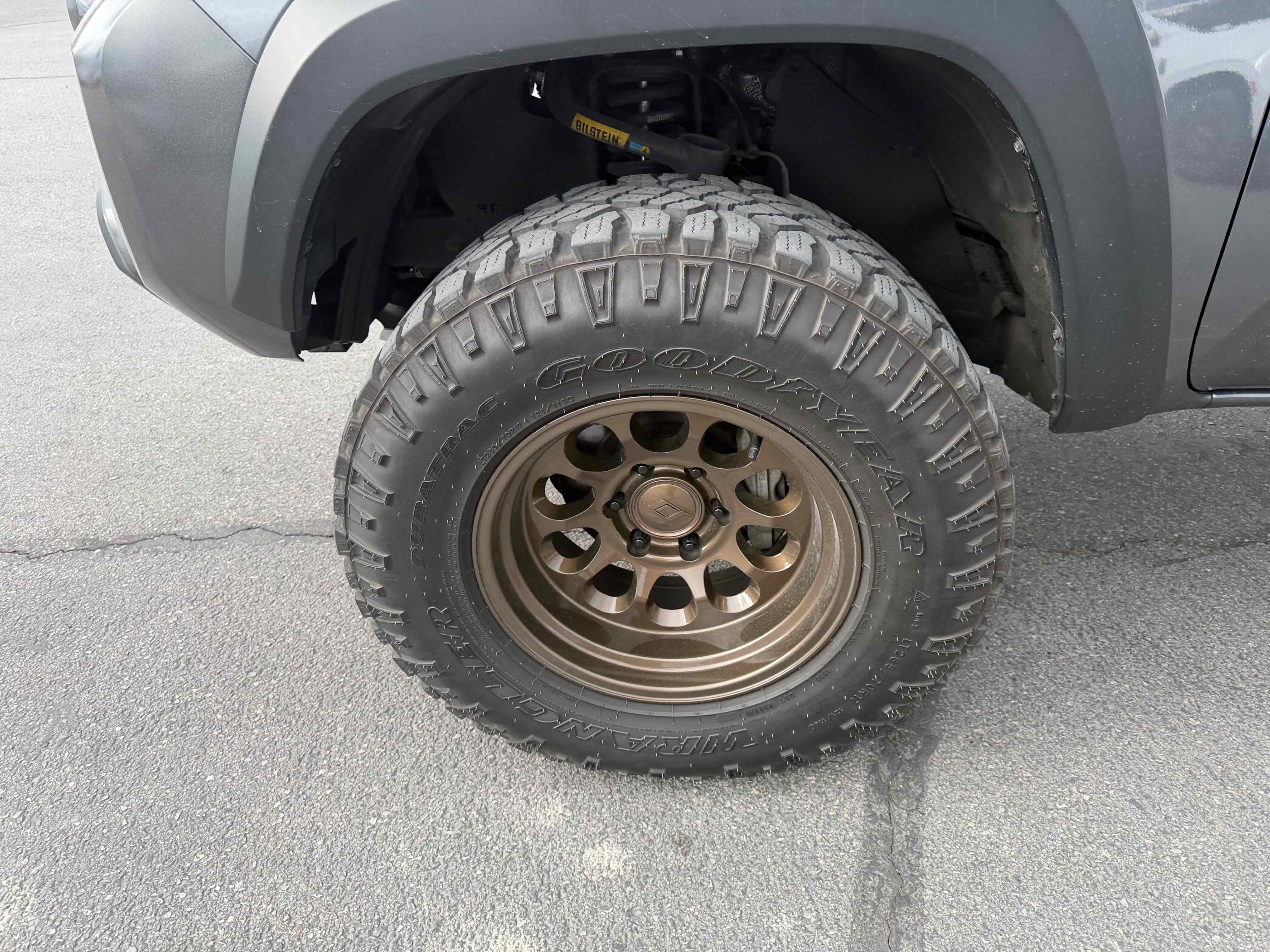 Used 2022 Toyota Tacoma TRD Off-Road image 13