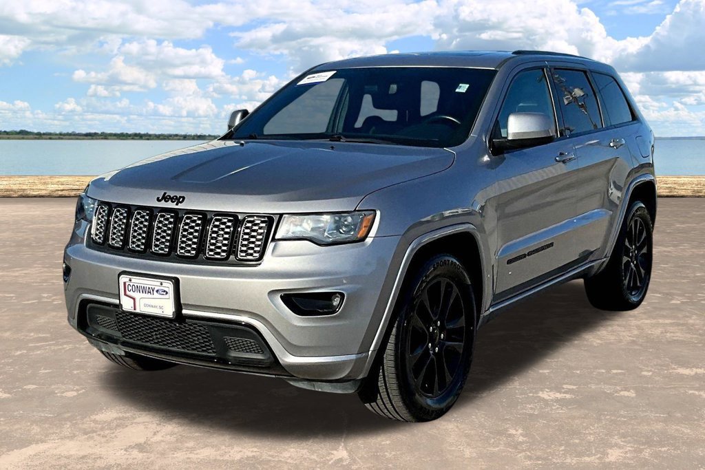 Used 2019 Jeep Grand Cherokee Altitude AWD/4WD image 4