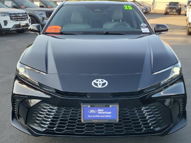 Used 2025 Toyota Camry SE FWD image 25
