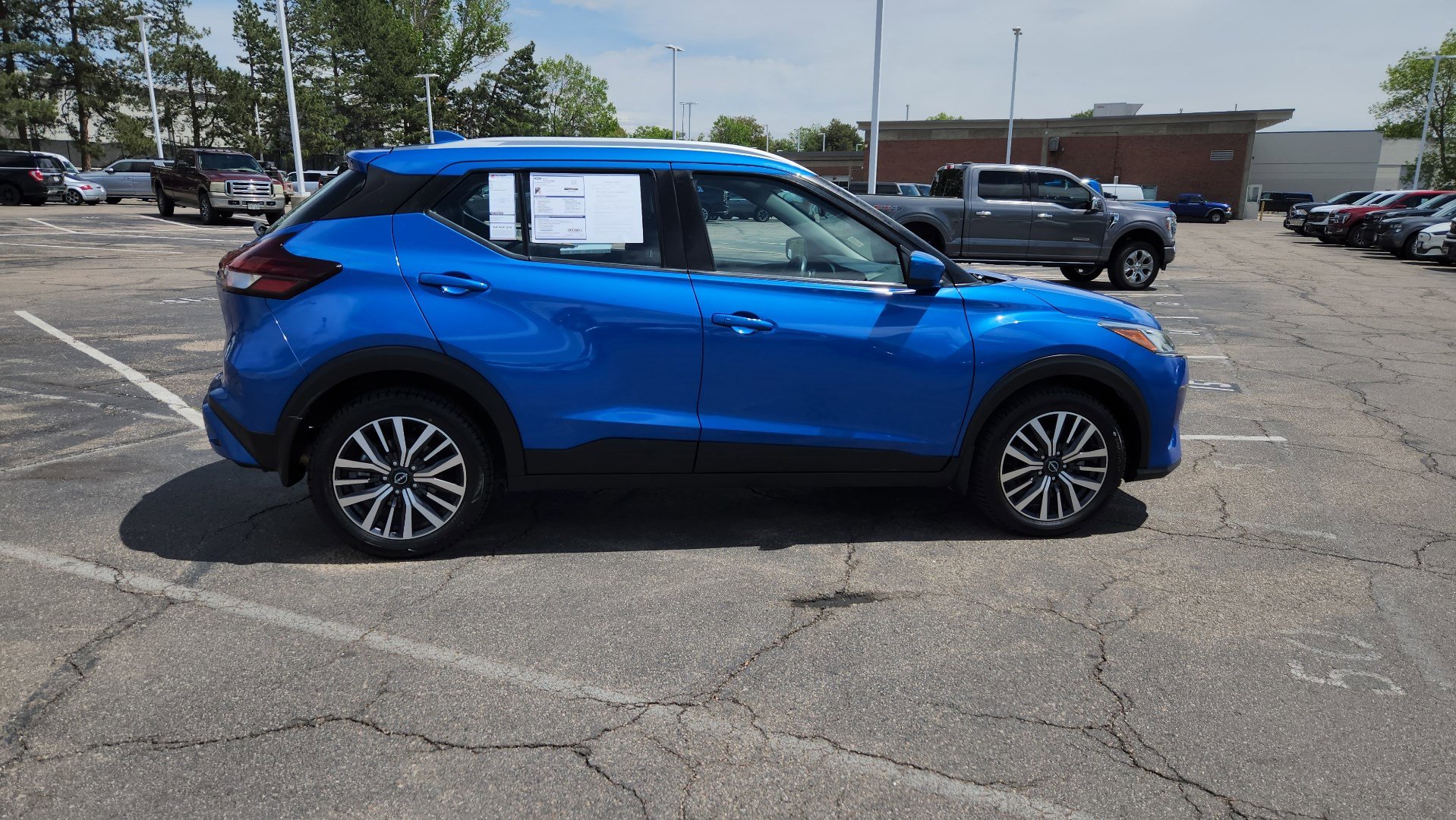Used 2022 Nissan Kicks SV FWD image 16