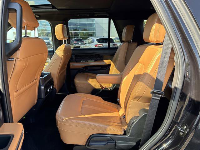 Certified 2022 Ford Expedition Platinum image 16