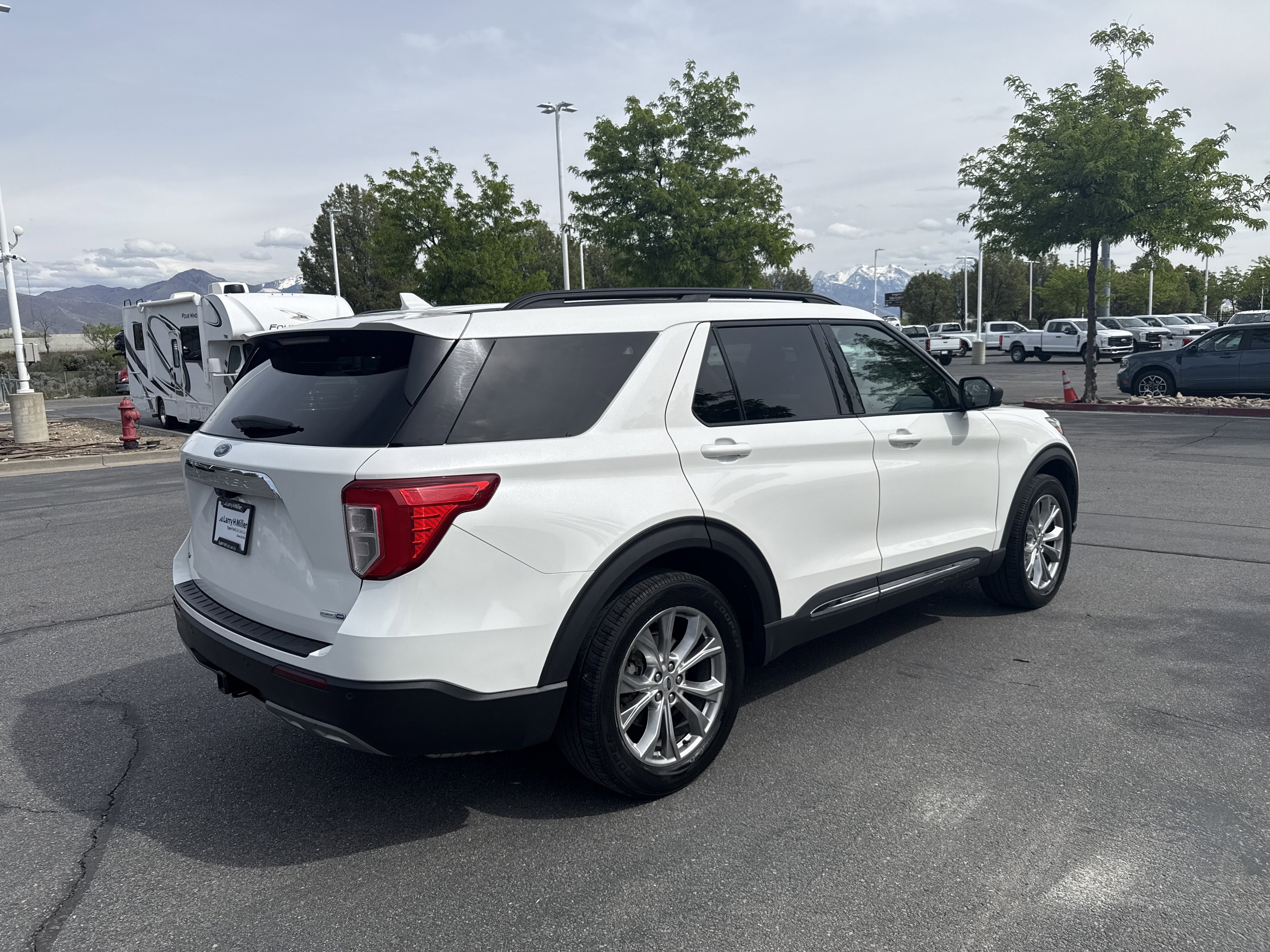 Certified 2020 Ford Explorer XLT w/ Equipment Group 202A AWD/4WD image 5