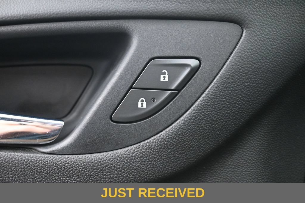 Used 2022 Chevrolet Equinox LT w/ Driver Convenience Package AWD/4WD image 19