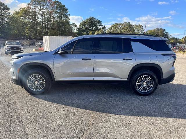 Used 2026 Chevrolet Traverse LT w/ LPO, Floor Liner Package FWD image 4