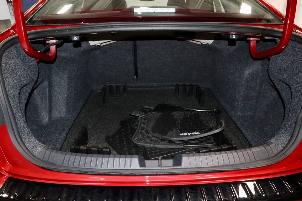 Used 2023 Volkswagen Jetta SE w/ Panoramic Sunroof Package FWD image 14