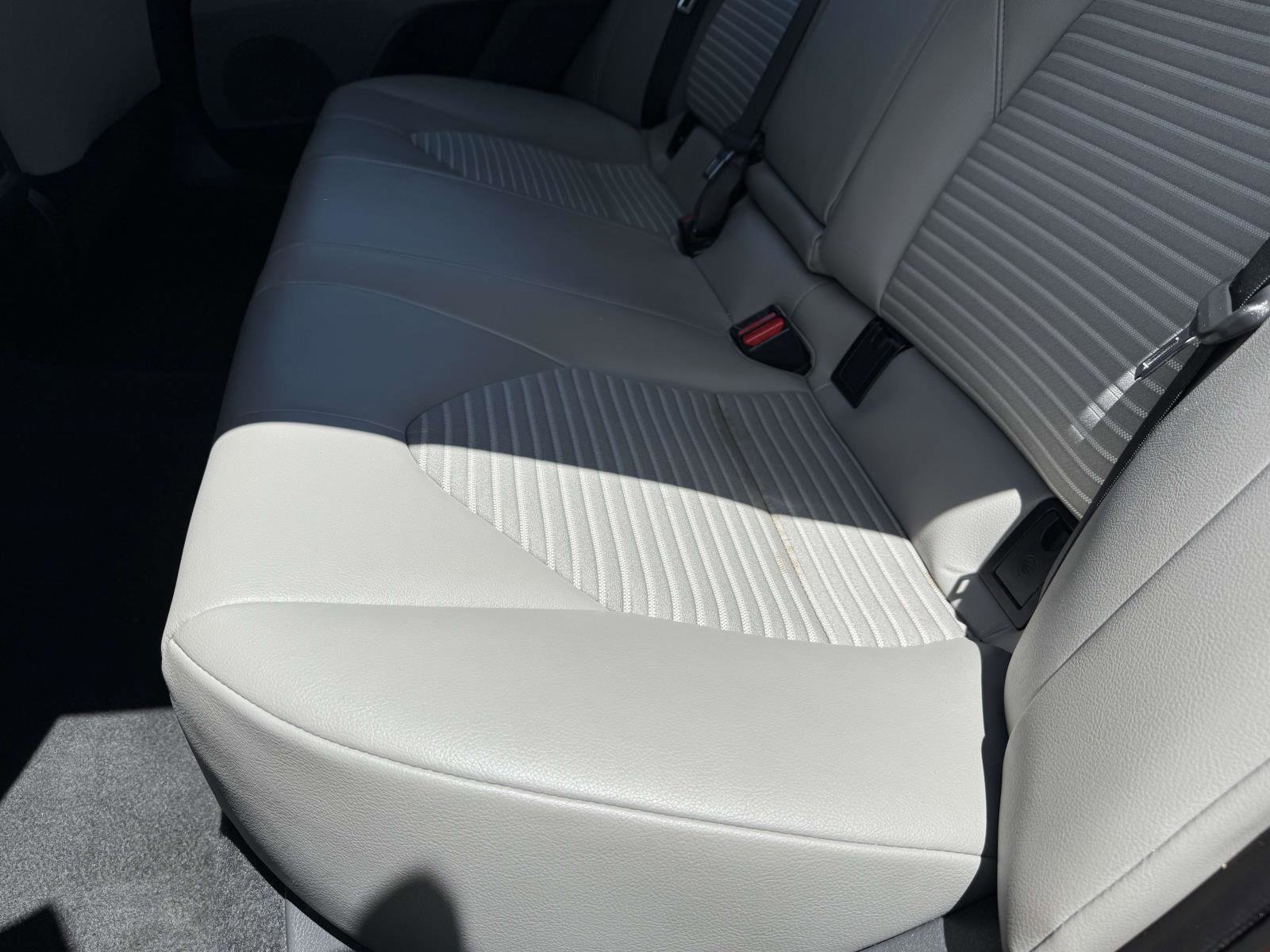 Used 2022 Toyota Camry SE FWD image 26