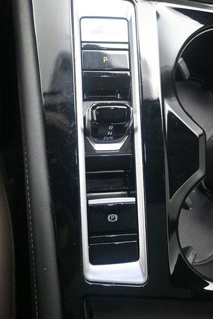 Used 2024 Volkswagen Atlas SEL AWD/4WD image 15