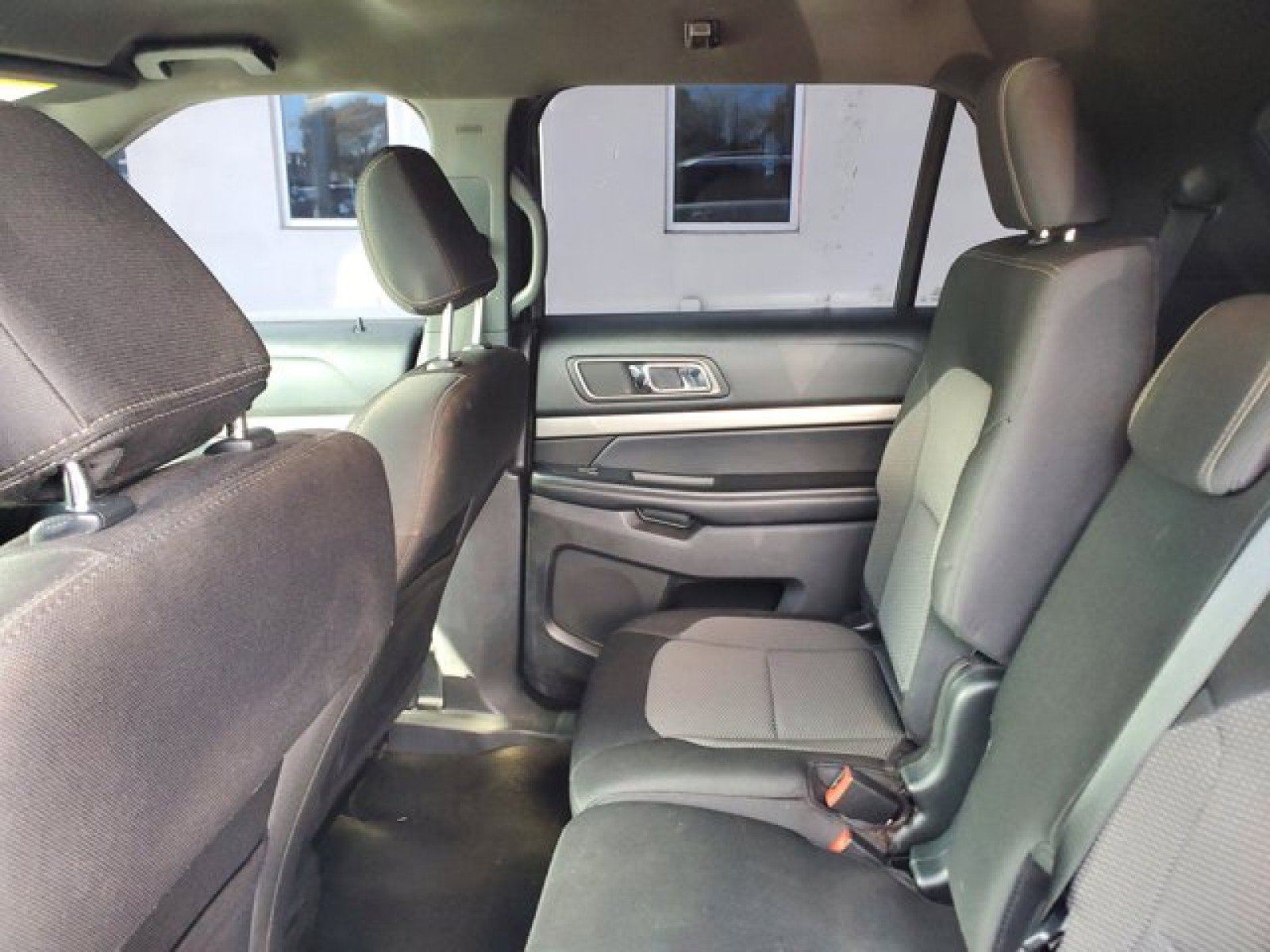 Certified 2018 Ford Explorer XLT FWD image 26