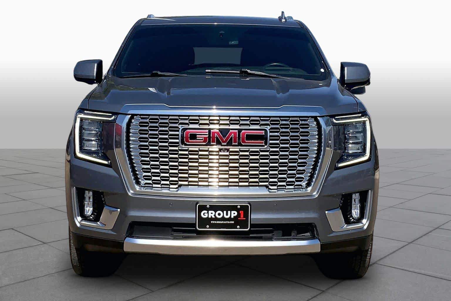 Used 2022 GMC Yukon XL Denali AWD/4WD image 4