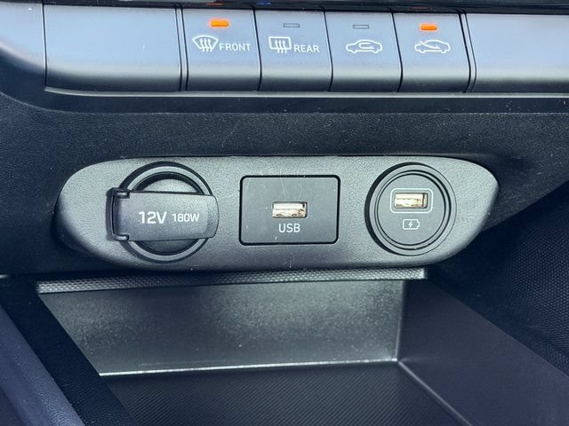 Used 2022 Hyundai Elantra SEL FWD image 25