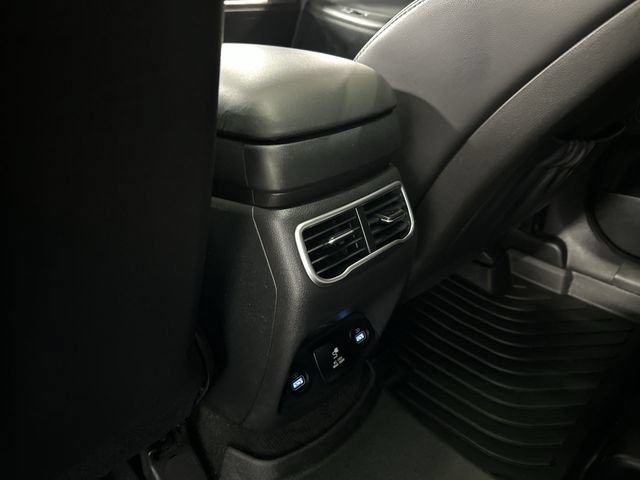 Used 2023 Hyundai Santa Fe Limited AWD/4WD image 31