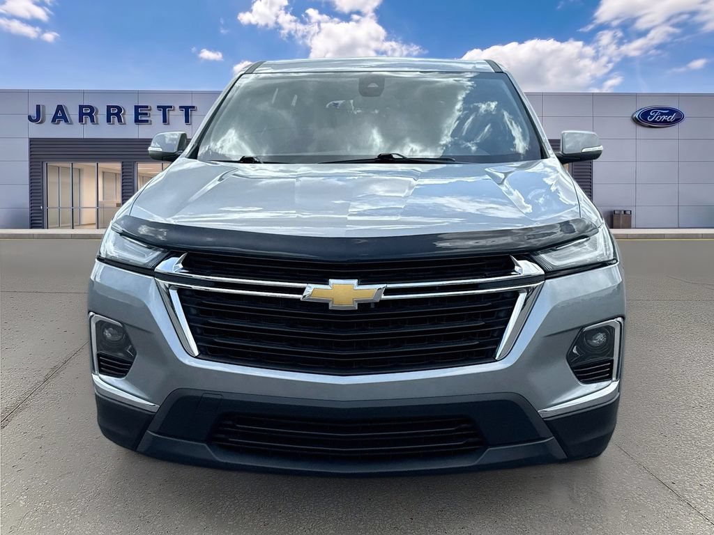 Used 2023 Chevrolet Traverse LS w/ Safety Package FWD image 2