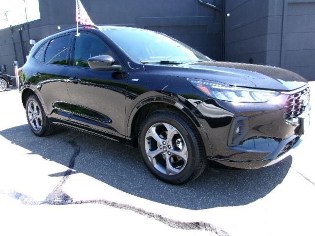 Certified 2023 Ford Escape ST-Line Select w/ Tech Pack #1 AWD/4WD image 3