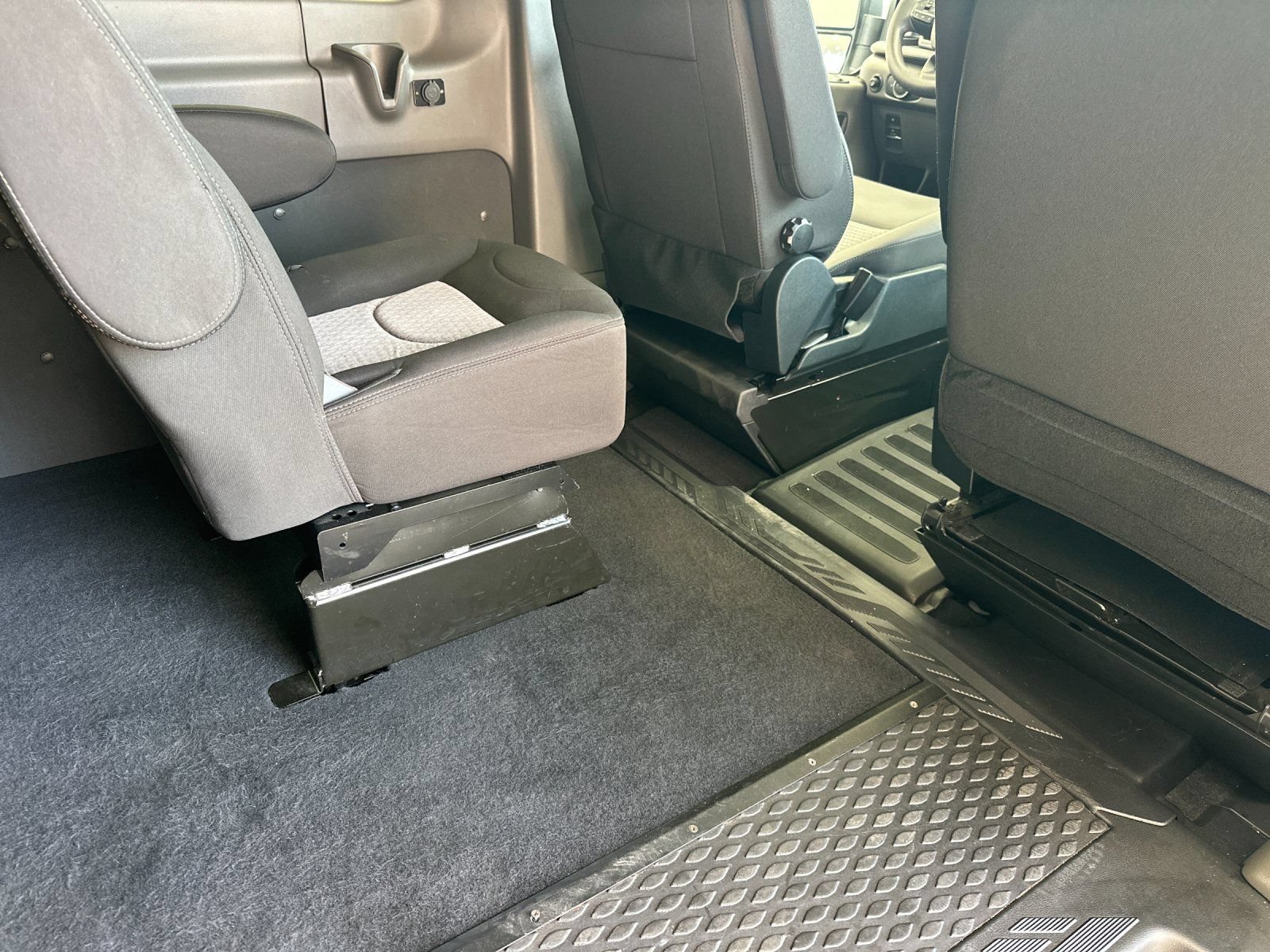 Certified 2022 Ford Transit 350 XLT RWD image 11