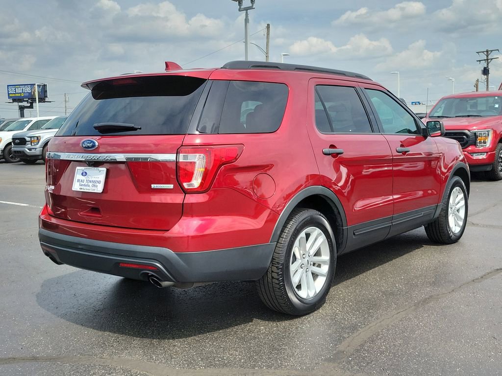 Certified 2017 Ford Explorer FWD image 5