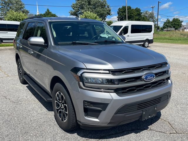 Certified 2024 Ford Expedition XLT RWD image 3