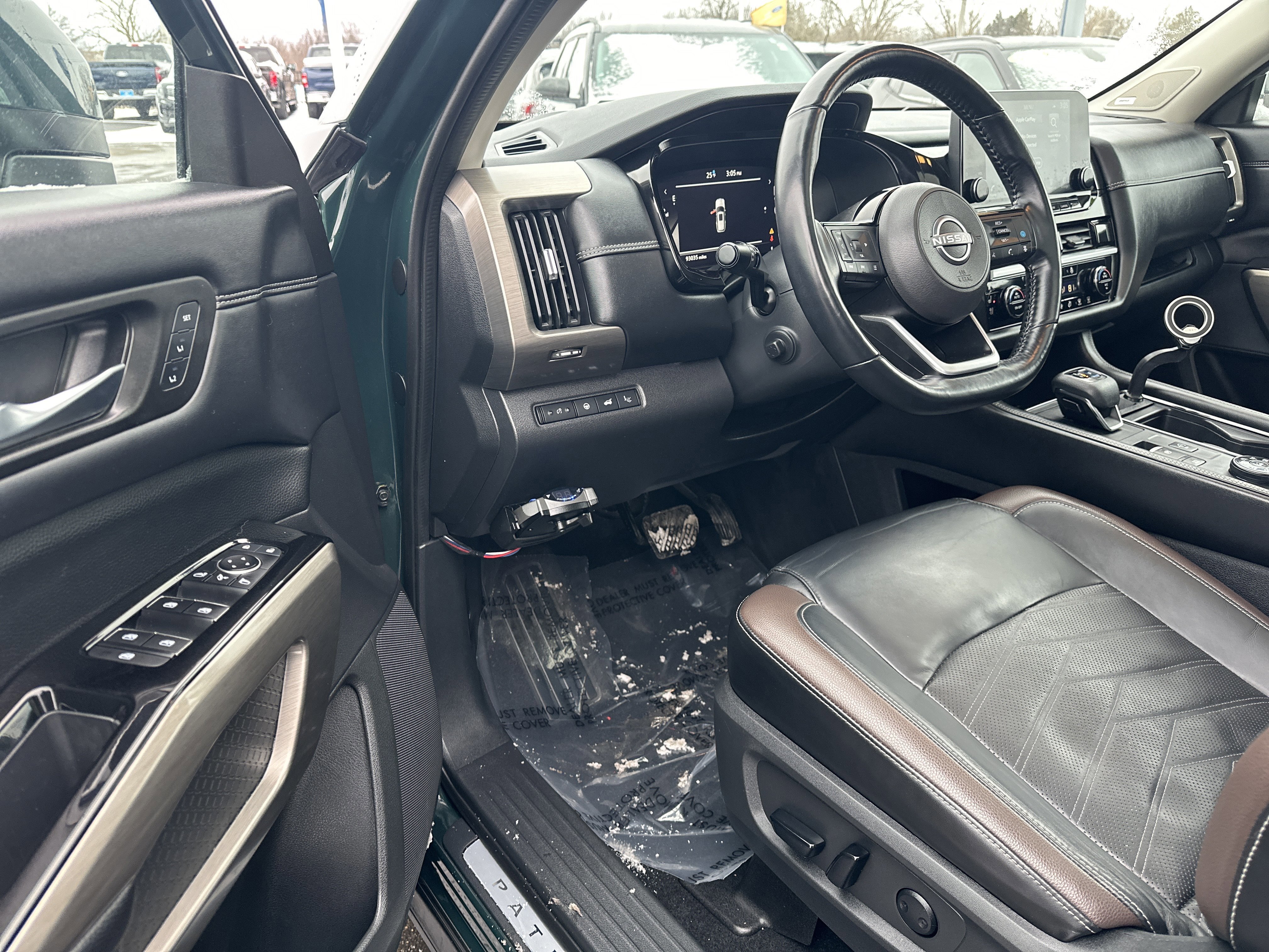 Used 2022 Nissan Pathfinder Platinum w/ Cargo Package image 14