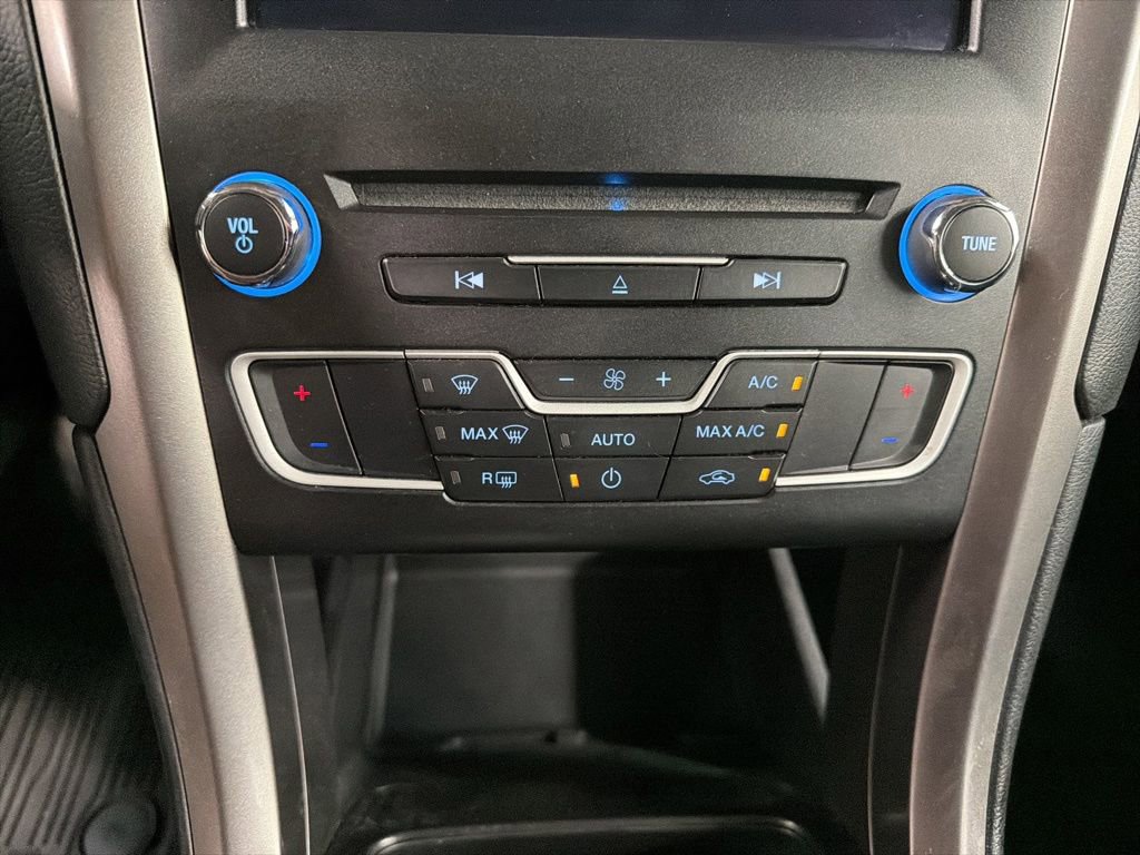 Certified 2017 Ford Fusion SE w/ Fusion SE Technology Package FWD image 14