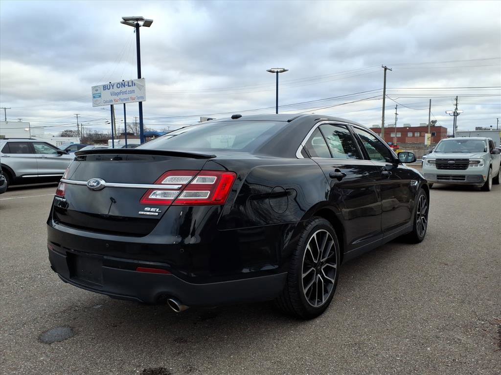 Certified 2018 Ford Taurus SEL w/ Equipment Group 201A image 2