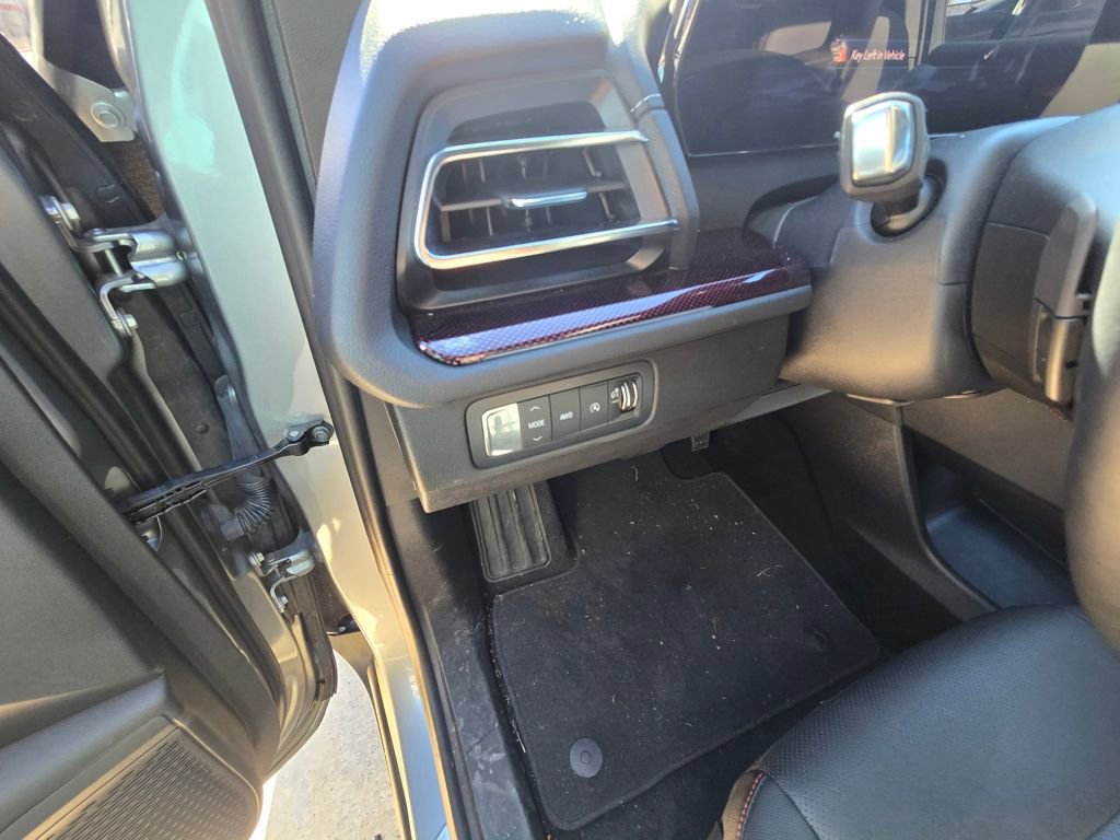 Used 2024 Chevrolet Traverse Z71 w/ LPO, Floor Liner Package image 12