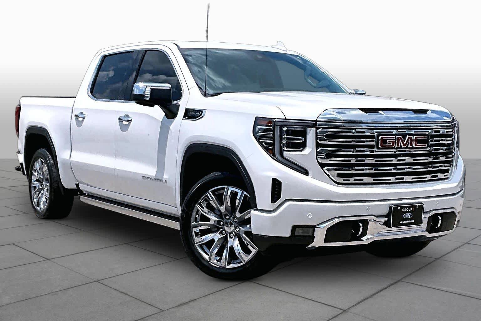 Used 2024 GMC Sierra 1500 Denali w/ Denali Reserve Package AWD/4WD image 3