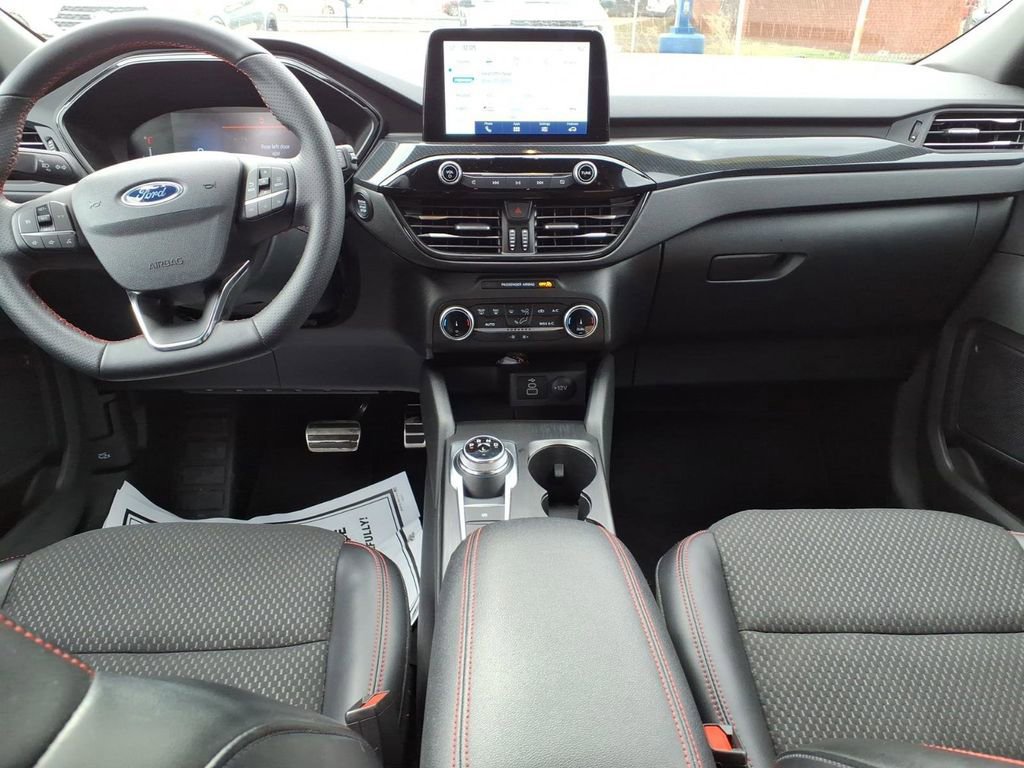 Certified 2024 Ford Escape ST-Line image 12